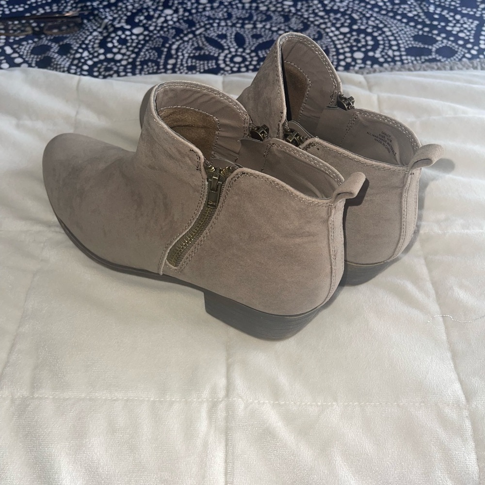 Dune’s Booties - image 4